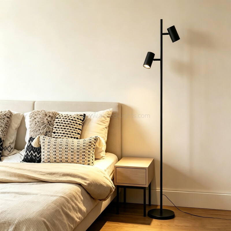 2‑Head Adjustable Spotlight Floor Lamp Modern Metal Standing Lamp for Hotel Decor