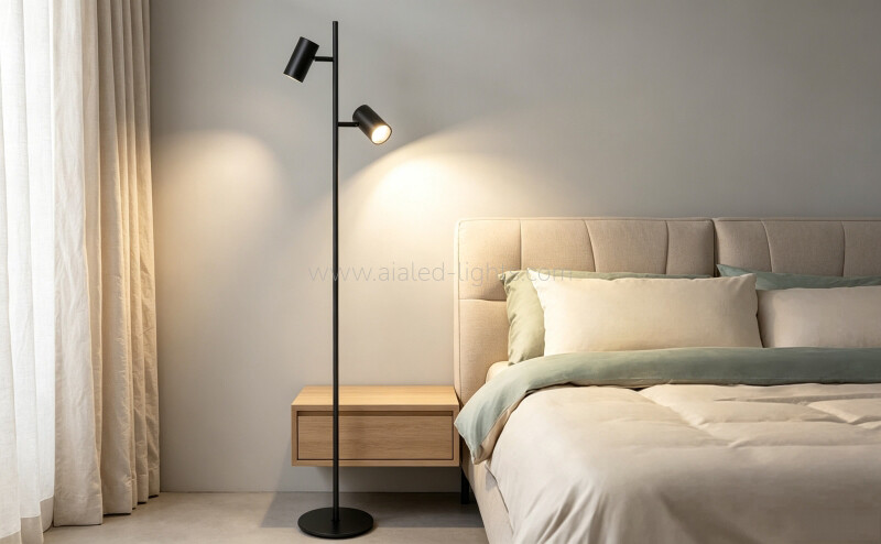 2‑Head Adjustable Spotlight Floor Lamp Modern Metal Standing Lamp for Hotel Decor